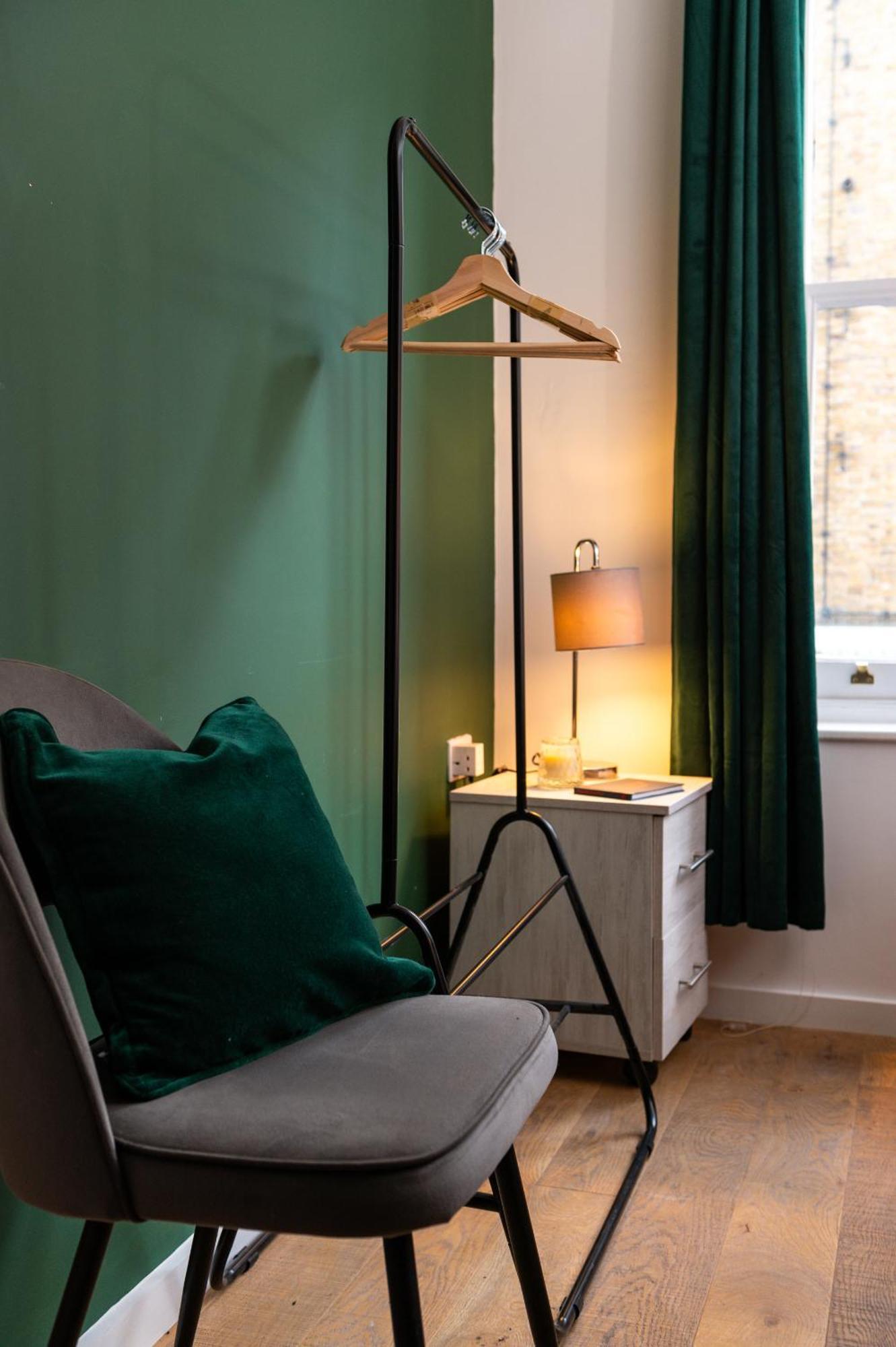 1Br Stylish Flat By Hostarahomes, Near Liverpool Street, Prime London Location, Sleeps Up To 4 ภายนอก รูปภาพ