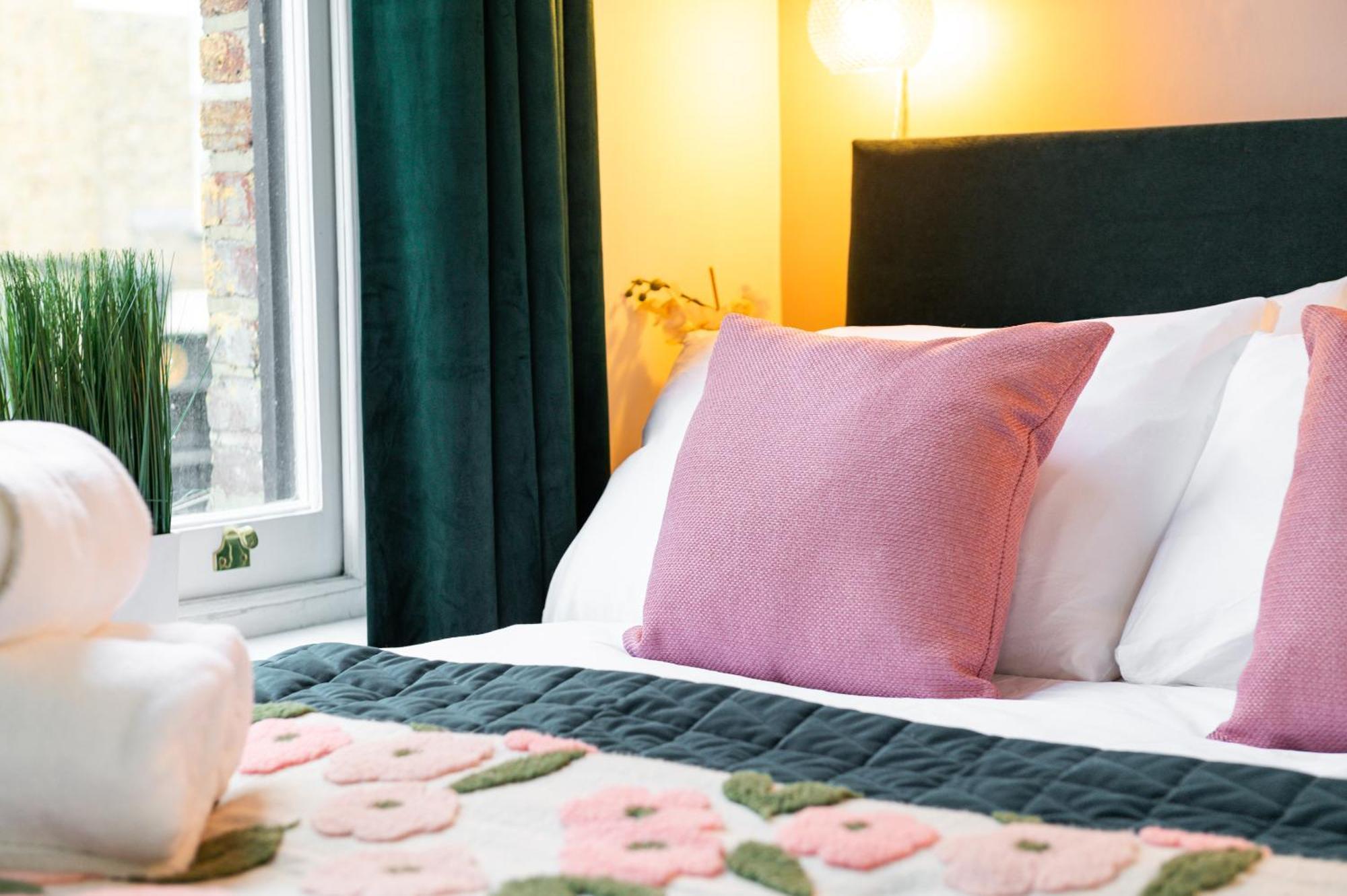 1Br Stylish Flat By Hostarahomes, Near Liverpool Street, Prime London Location, Sleeps Up To 4 ภายนอก รูปภาพ